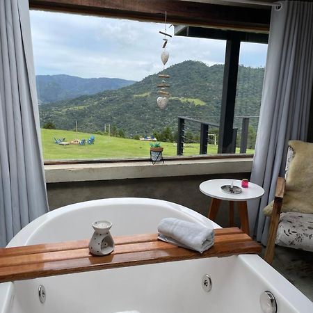 Pousada Colina Dos Ventos - Cabana Monte! อูรูบิซิ ภายนอก รูปภาพ