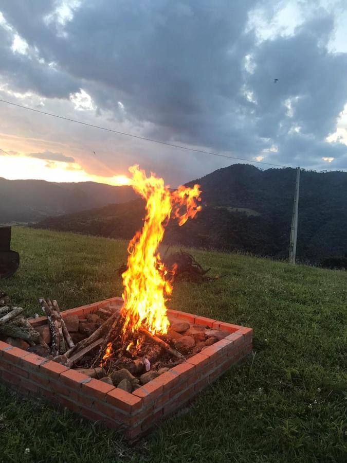 Pousada Colina Dos Ventos - Cabana Monte! อูรูบิซิ ภายนอก รูปภาพ