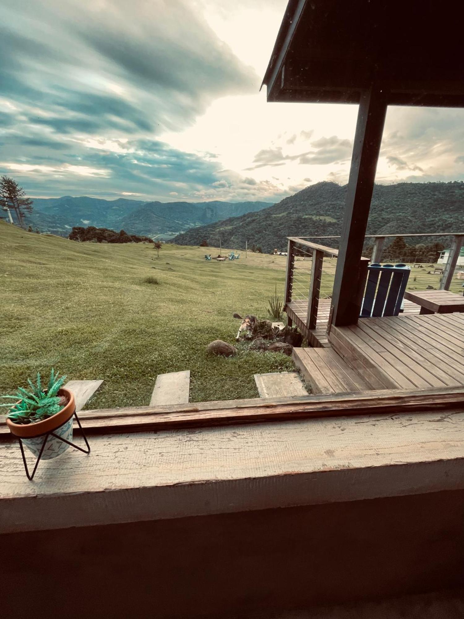 Pousada Colina Dos Ventos - Cabana Monte! อูรูบิซิ ภายนอก รูปภาพ